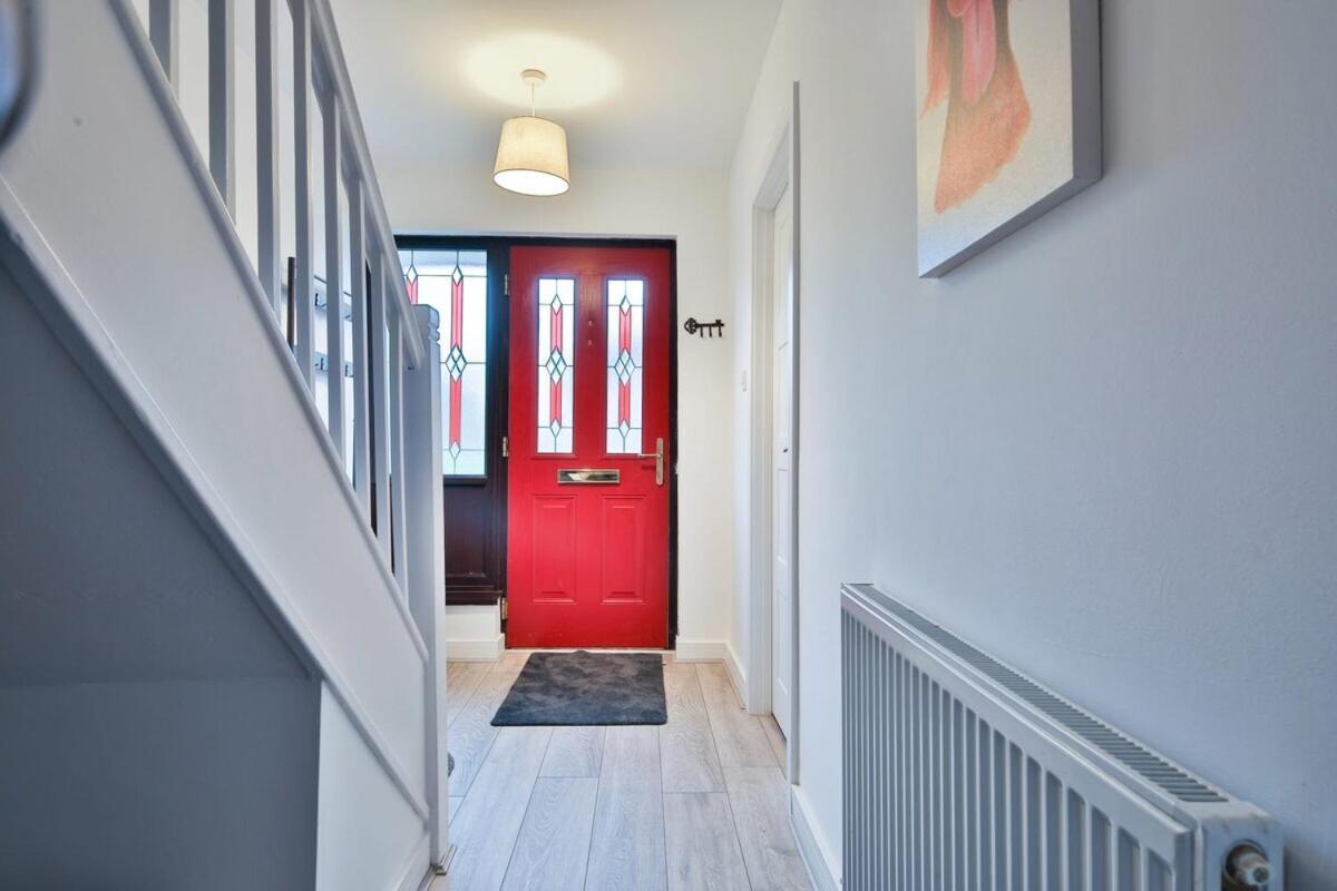 3 Bedroom By Littlepiggyrentals Short Lets & Serviced With Wifi & Free Parking Bristol