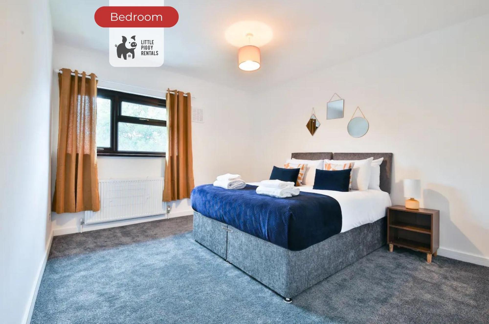 3 Bedroom By Littlepiggyrentals Short Lets & Serviced With Wifi & Free Parking * Bristol